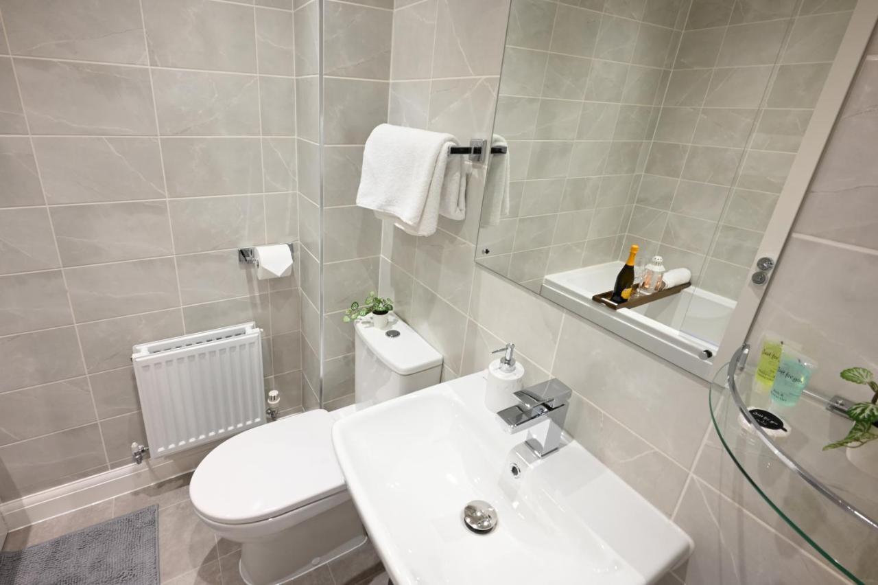 Апартаменты Luxury 4 Bed House With Gated Parking In The Heart Of Birmingham! Экстерьер фото