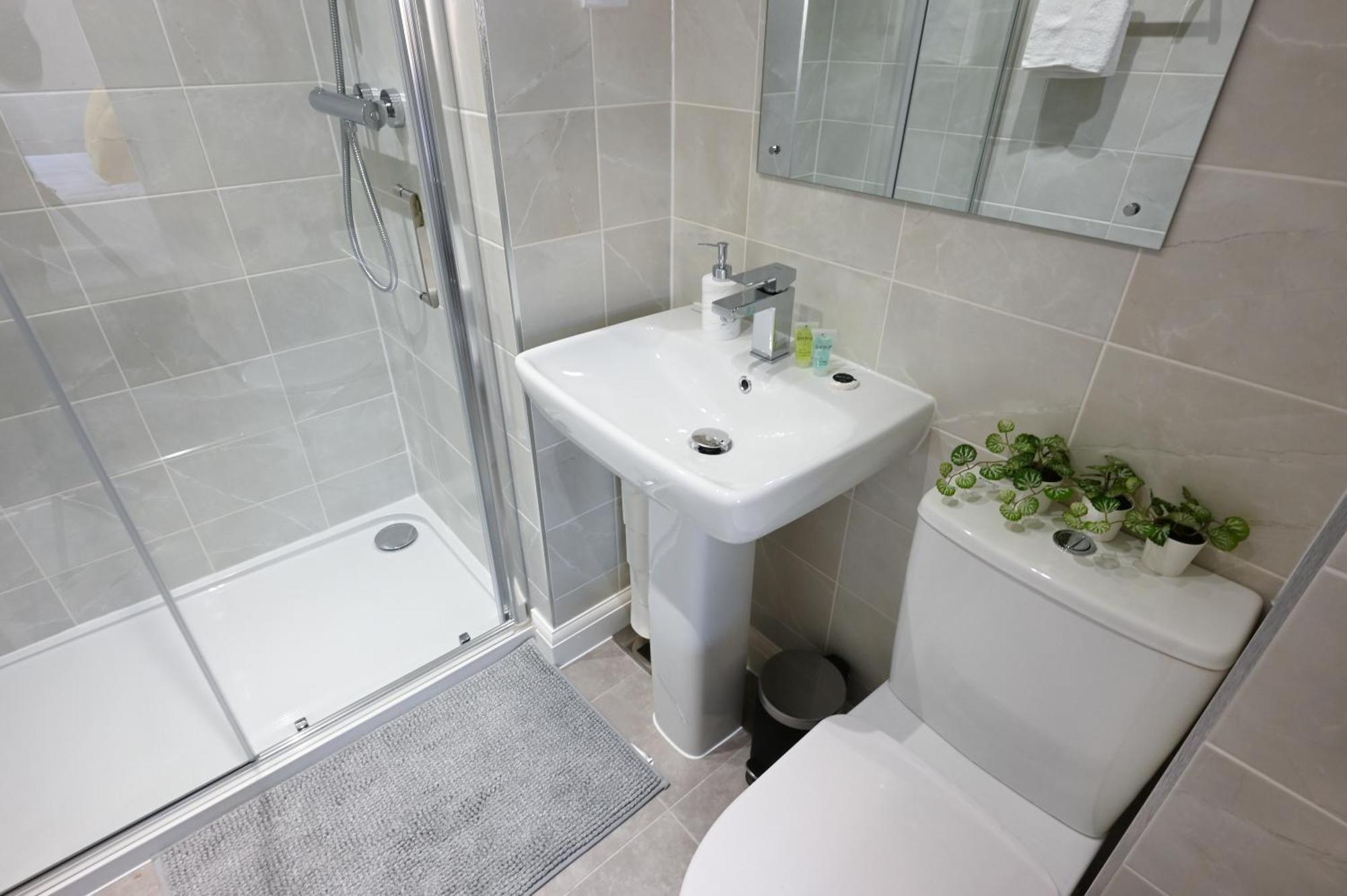 Апартаменты Luxury 4 Bed House With Gated Parking In The Heart Of Birmingham! Экстерьер фото