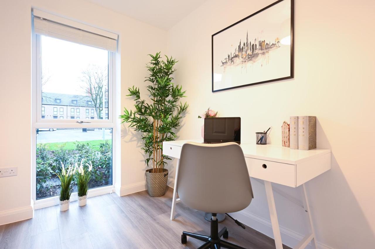 Апартаменты Luxury 4 Bed House With Gated Parking In The Heart Of Birmingham! Экстерьер фото